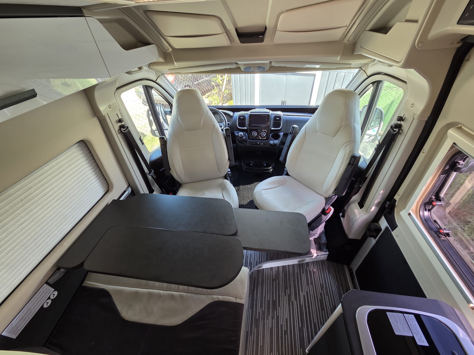 Interior autocaravana Menfys