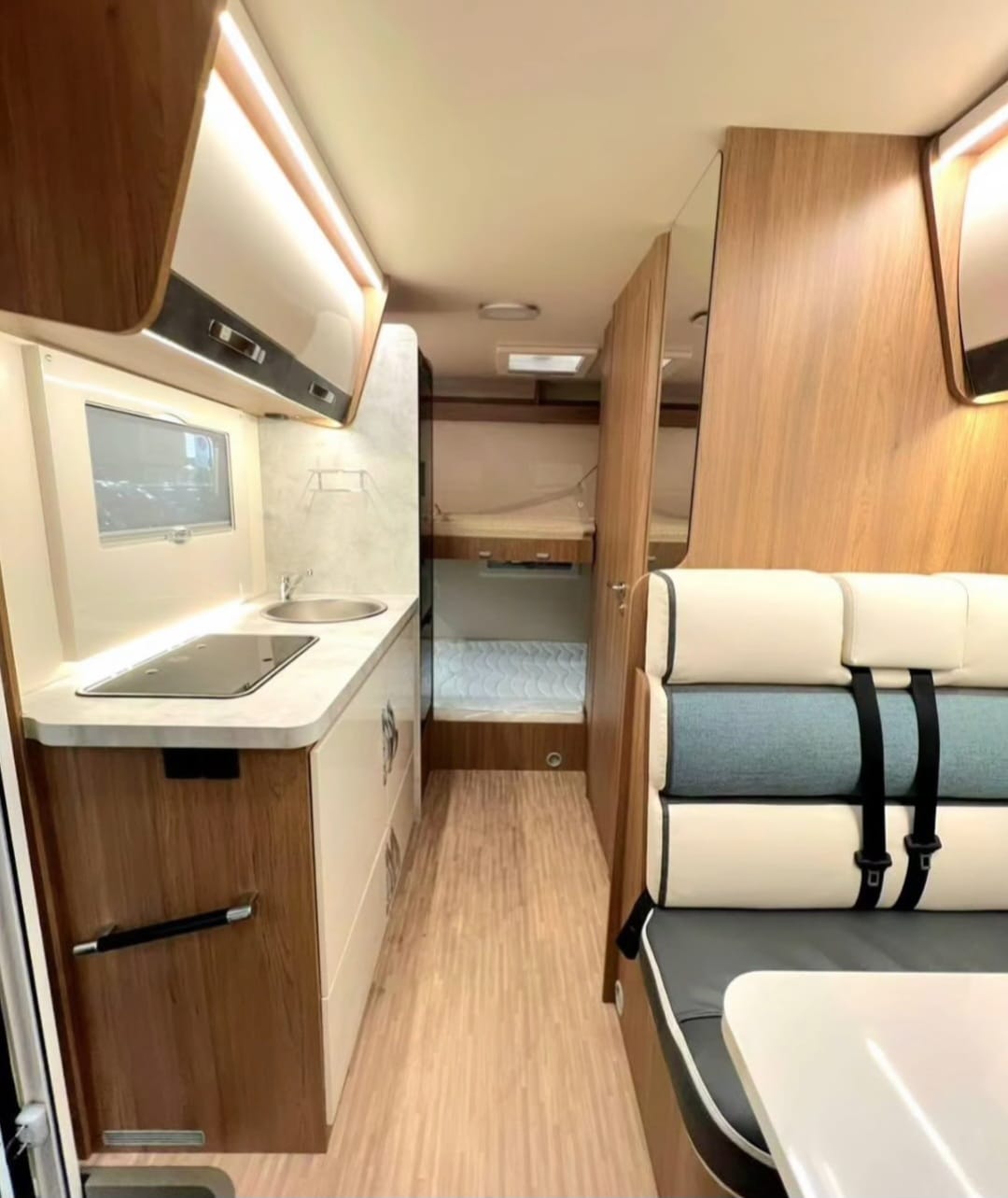 Interior autocaravana Baron 20